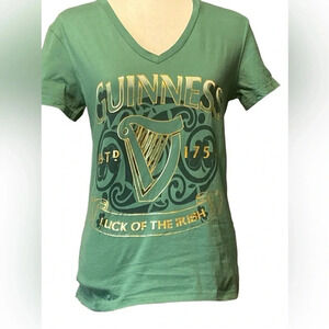 🍺 Green Guinness T-shirt 🍺
BIN 31